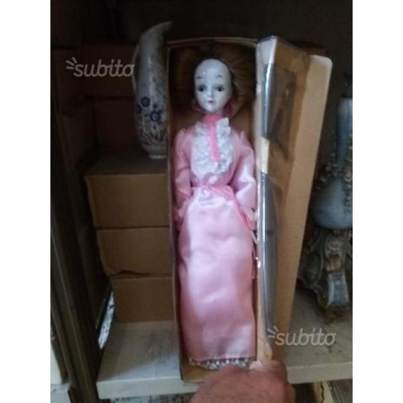 Bambola in porcellana